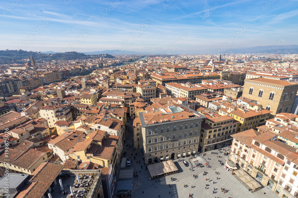 ヴェッキオ宮殿のアルノルフォの塔から見るフィレンツェ市街の風景