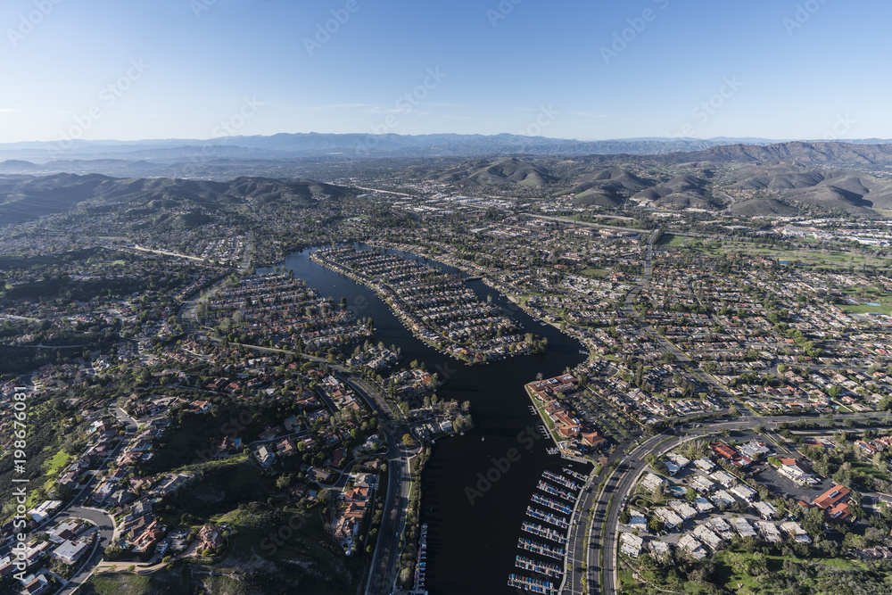 Obraz premium Aerial view of Westlake island, marina and lake in the Thousand Oaks and Westlake Village communities of Southern California.