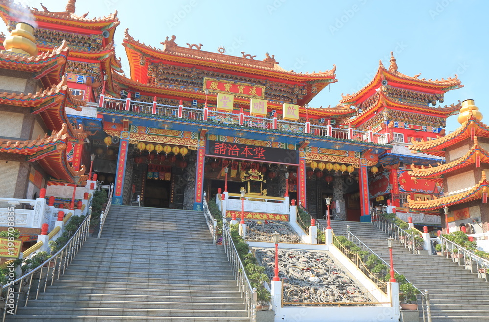 Fototapeta premium Chi Ming palace Lotus pond Kaohsiung Taiwan