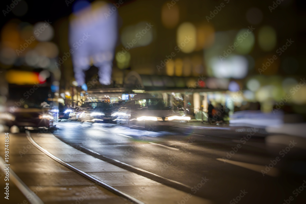night traffic in the city 