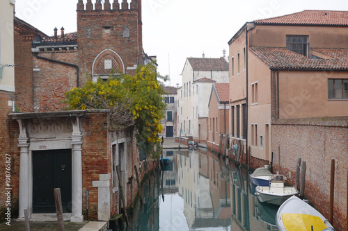 фотографія Canal with boats in Venice