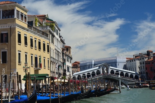 Wenecja, most Rialto widziany z Canal Grande