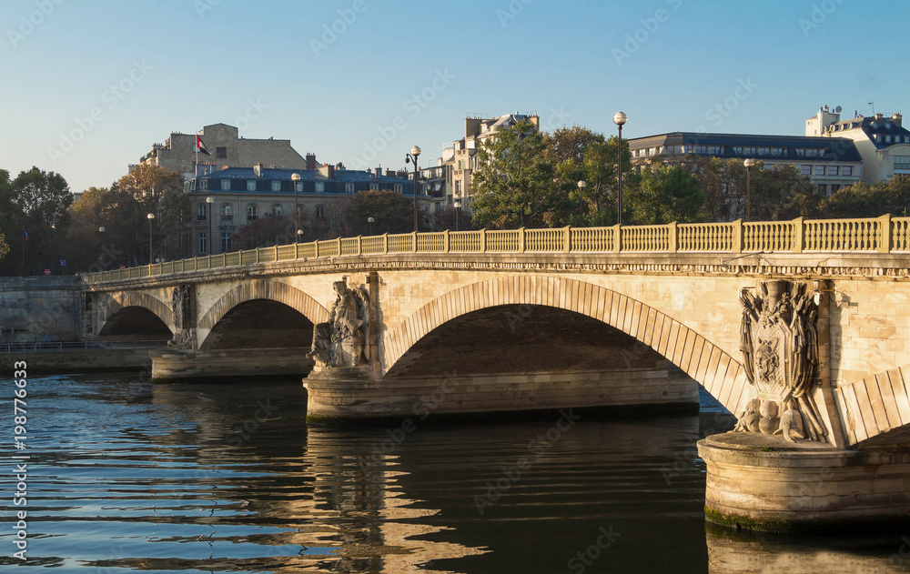 Fototapeta premium Pont des Invalides is the lowest bridge traversing the Seine in Paris.