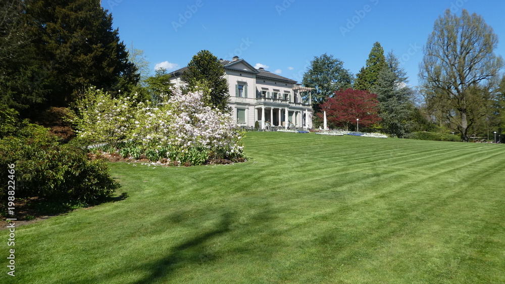 Obraz premium Springtime in Switzerland - Zuggersee Cham Villette park