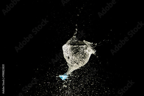 Esplosione Palloncino pieno d'acqua © Haller Tornello