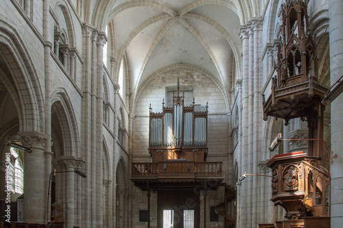 Chablis. Les orgues de l   glise-coll  giale Saint-Martin. Yonne  France