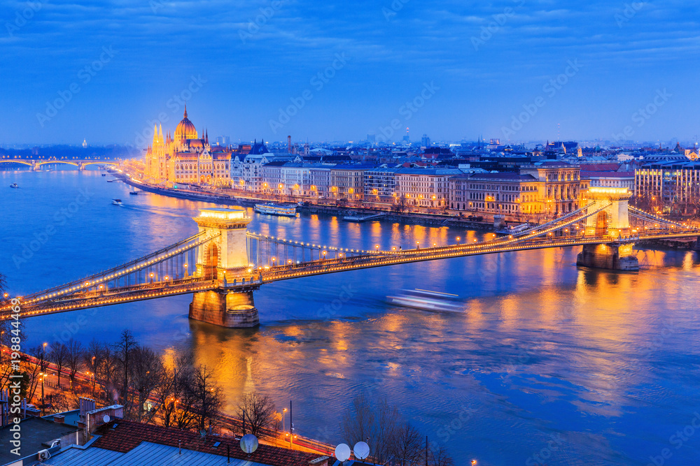 Obraz premium Budapest, Hungary. Chain Bridge and the Parliament.