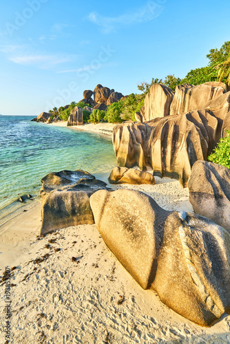 Fototapeta Naklejka Na Ścianę i Meble -  Anse Source d'Argent, granite rocks at beautiful beach on tropi