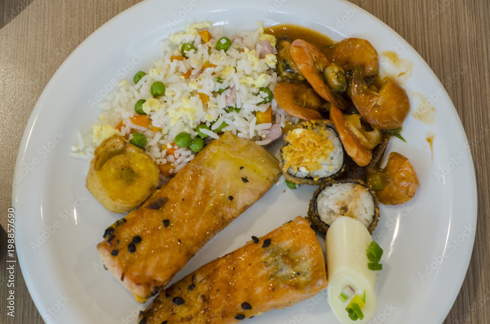 Prato com comida saudável Prato com comida saudável