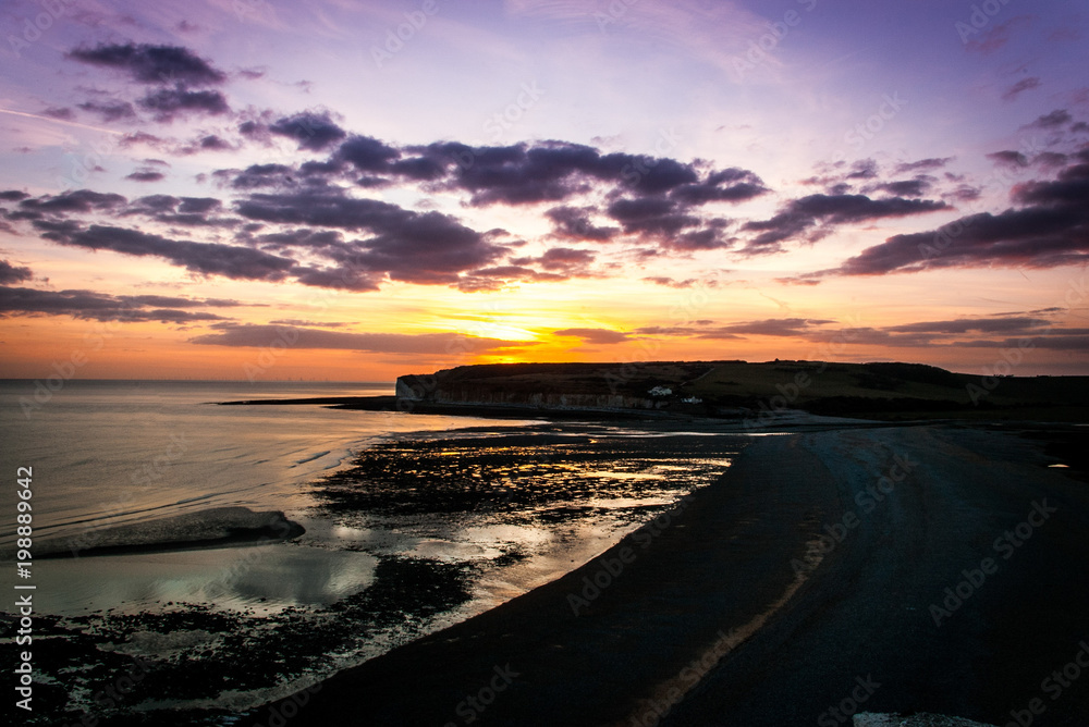 Fototapeta premium View form Seven Sisters Cliffs, near Brighton, at sunset