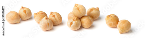 Tableau sur toile closeup of dried chickpeas isolated on white