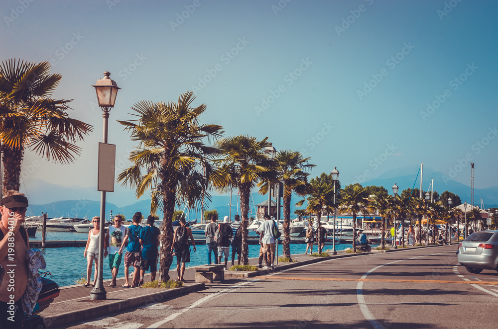 Obraz premium Beautiful coast of Garda Lake, Italy