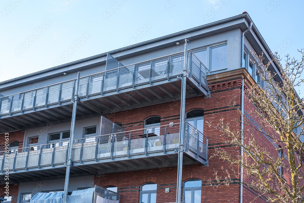 Moderne Stadtwohnungen in ehemaligen Fabrikgebäuden Moderne Stadtwohnungen in ehemaligen Fabrikgebäuden