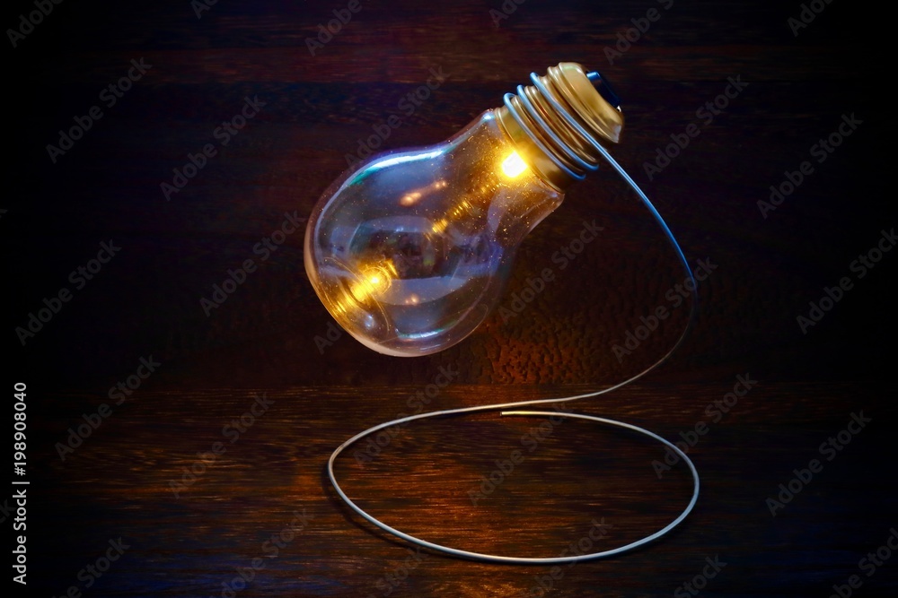 電球と自作の針金細工stock Photo Adobe Stock 電球と自作の針金細工stock Photo Adobe Stock