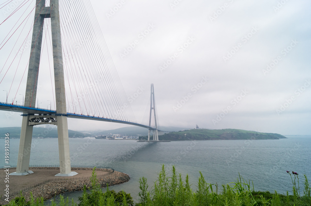 Obraz premium The Russky Bridge Russian Bridge is a bridge across the Eastern Bosphorus.