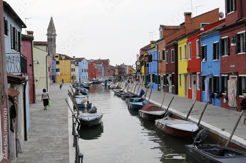 Kanal mit farbiger Häuserfront, Burano, Venedig, Venetien, Italien, Europa ©  Egon Boemsch