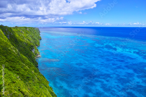 真夏の宮古島、三角点からの絶景