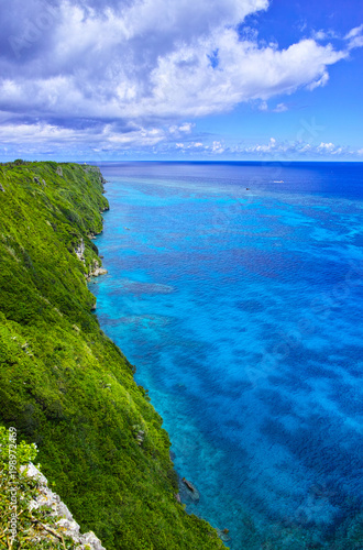 真夏の宮古島、三角点からの絶景