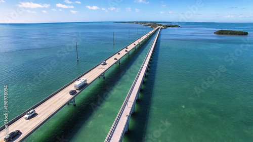 Tableau sur toile Aerial view along the seven mile bridge of US1 to the florida keys