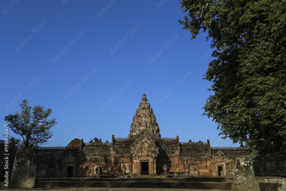 Phnom Rung is from an ancient Khmer word in Tapek Seb district, Chalerm Phra Khiat District, Buriram Province. It is one of the most beautiful and important Khmer ancient monuments in Thailand. Phnom Rung is from an ancient Khmer word in Tapek Seb district, Chalerm Phra Khiat District, Buriram Province. It is one of the most beautiful and important Khmer ancient monuments in Thailand.