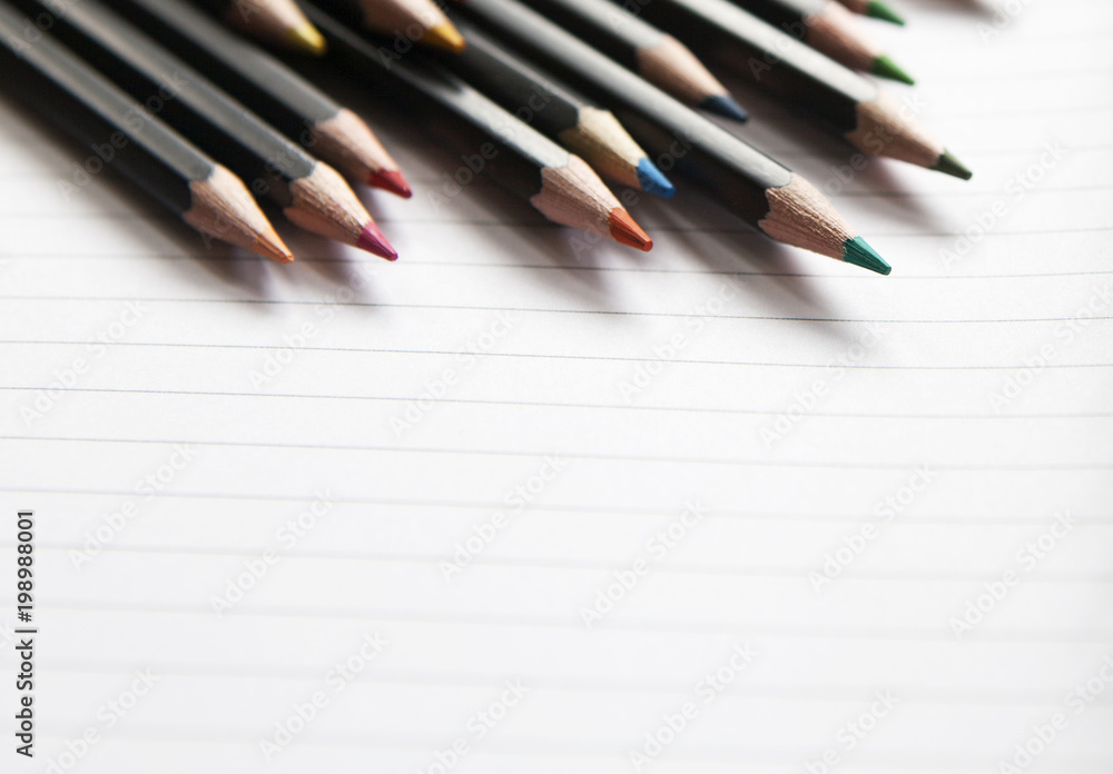 crayons noir école rentrée septembre