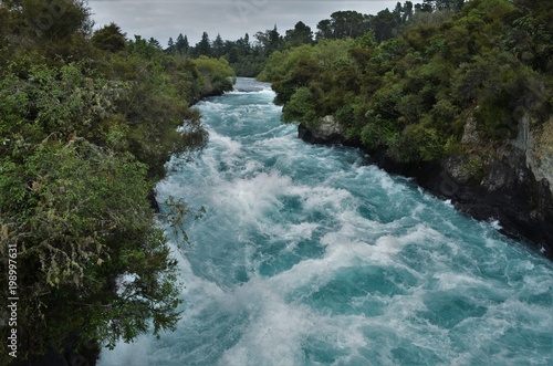 Fotografie Fast blue river near Huka falls