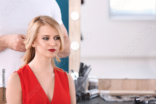 Professional hairdresser wo...