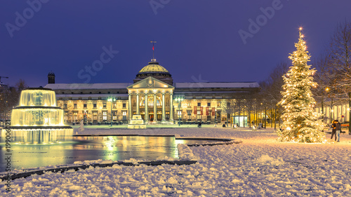 Wiesbaden, weihnachtliches Kurhaus. 10. Dezember 2017. 