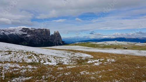 Seiser Alm, Dolomiten mit Neuschnee