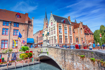 Fototapete Brügge Stille Grachten der Brügger Innenstadt  © adisa