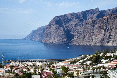 Foto Teneriffa Felsen der Steilküste hinter Los Gigantes