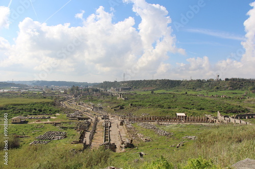 Panoramablick auf die antike Stadt Perge photo