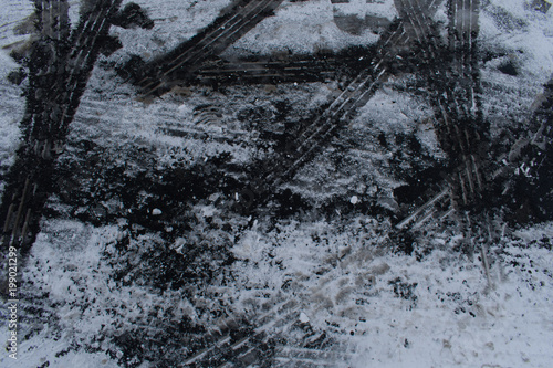 droga-pokryta-sniegiem