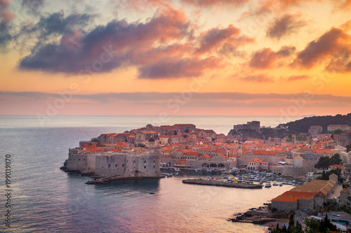 Obraz na płótnie Old town of Dubrovnik at sunset, Dalmatia, Croatia w salonie