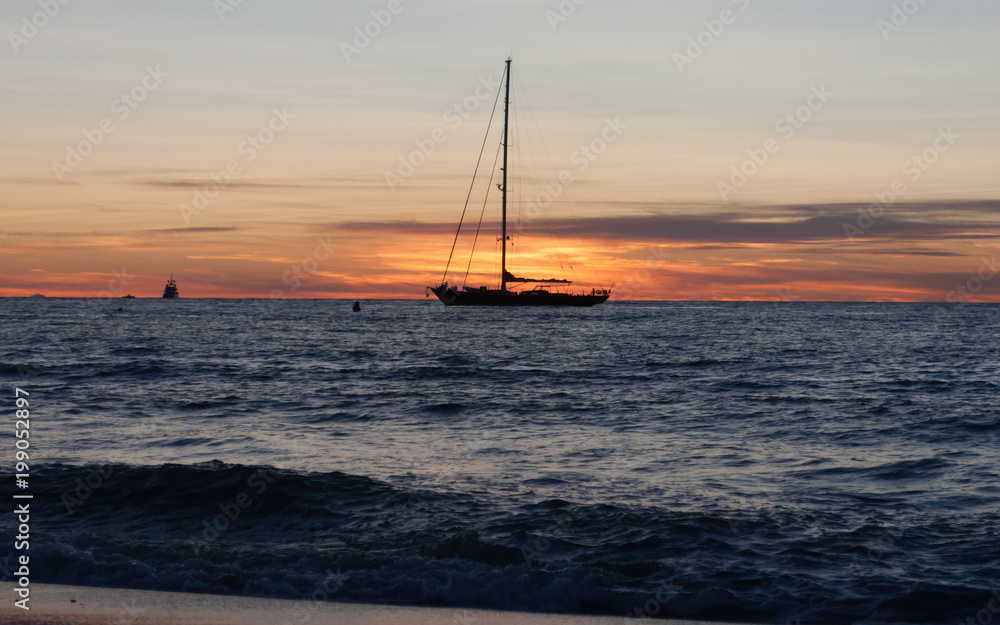 Atardecer y puesta de sol en Formentera, islas Baleares, Mediterráneo, España
