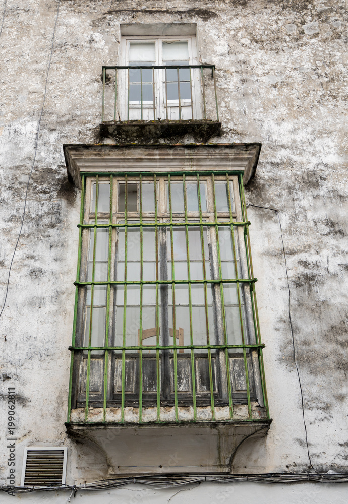 Obraz premium Window in Arcos de la Frontera near Cadiz Spain