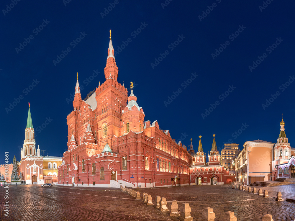 Fototapeta premium State Historical Museum on Red Square in Moscow, Russia at Night in winter.