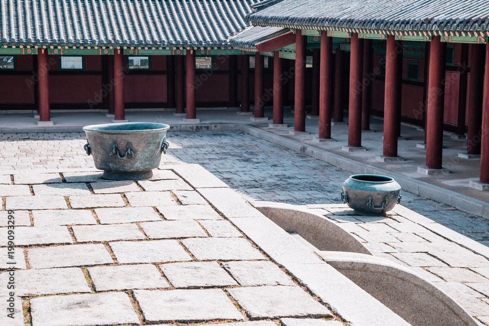 Naklejka premium Gyeonghuigung Palace, traditional architecture in Seoul, Korea