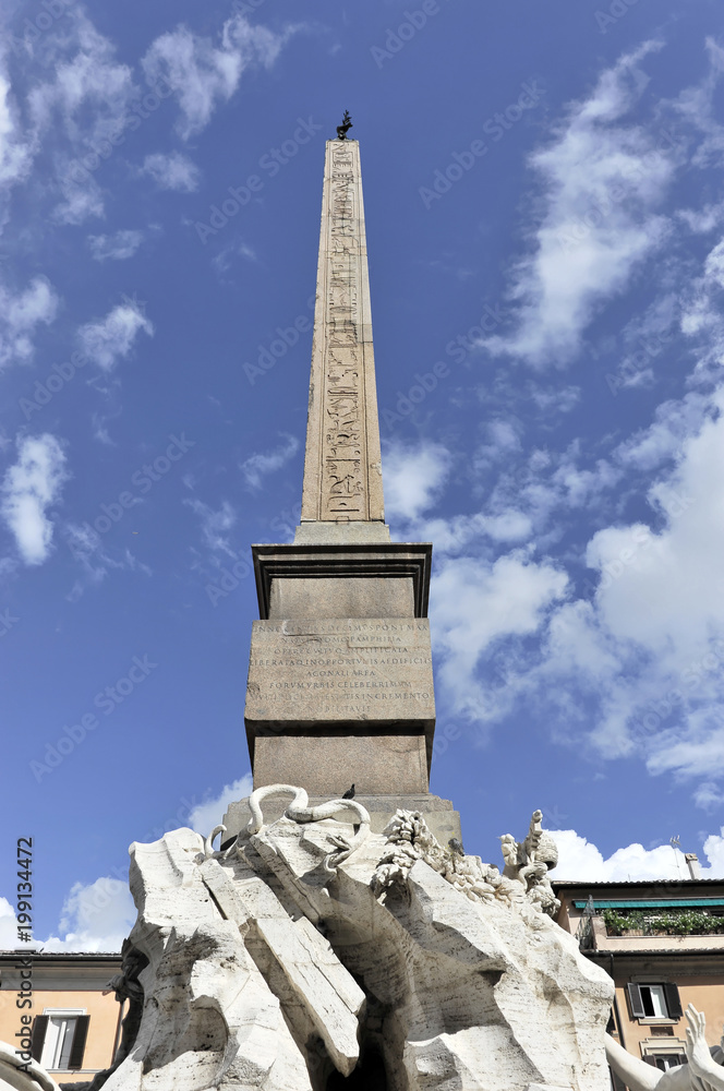 Obelisk über dem Springbrunnen Fontana dei Quattro Fiumi, Vierströmebrunnen, auch Obelisco Agonale, Piazza Navona, Rom, Latium, Italien, Europa