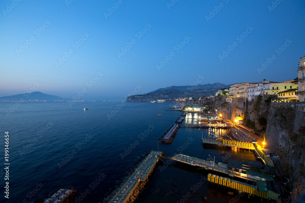 Panorama di Napoli da Sorrento e costiera Amaflitana