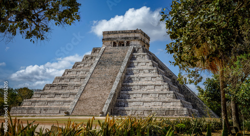 chitchenitza with blue sky photo