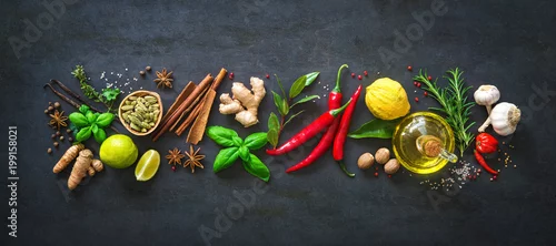 Obraz  z motywem Fresh aromatic herbs and spices for cooking