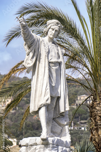 Monument to Christopher Col...
