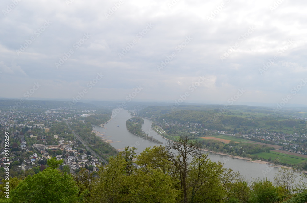 Fototapeta premium Drachenfels, tierra de dragones