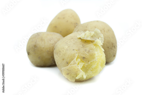 Pellkartoffel Pellkartoffeln kartoffel kartoffeln isoliert freigestellt auf weißen Hintergrund, Freisteller