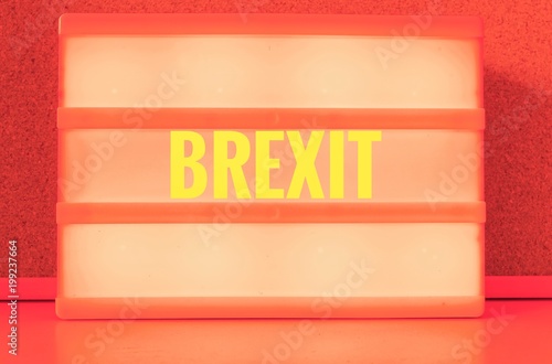 Leuchttafel mit der Aufschrift auf deutsch Brexit, zur Symbolisierung des Austritts von Großbritannien aus der EU photo