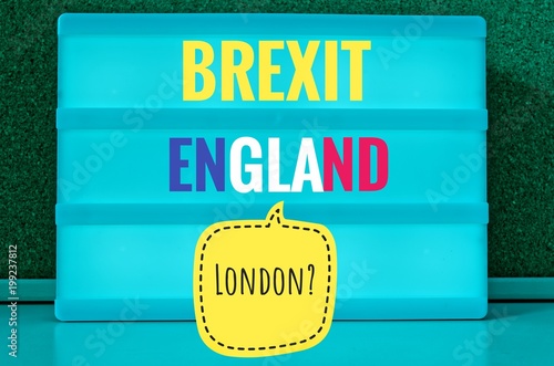 Wallpaper Mural Leuchttafel mit der Aufschrift auf deutsch Brexit, England, Nordirland, Wales und Schottland in englisch Northern Ireland, Scotland, Wales zur Symbolisierung des Austritts Großbritannien aus der EU Torontodigital.ca