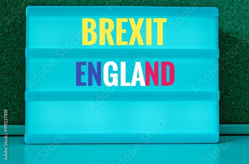 Leuchttafel mit der Aufschrift auf deutsch Brexit, England, Nordirland, Wales und Schottland in englisch Northern Ireland, Scotland, Wales zur Symbolisierung des Austritts Großbritannien aus der EU photo