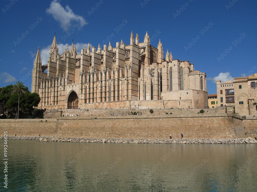 Mallorcas Wahrzeichen.Die gotische Kathedrale La Seu