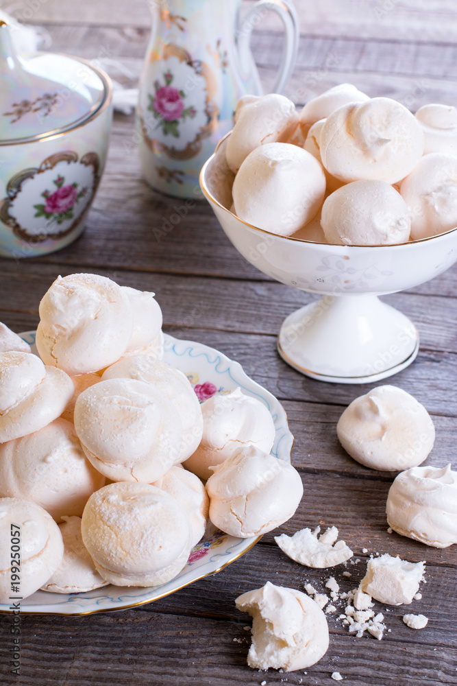 Beze or Meringues Beze or Meringues